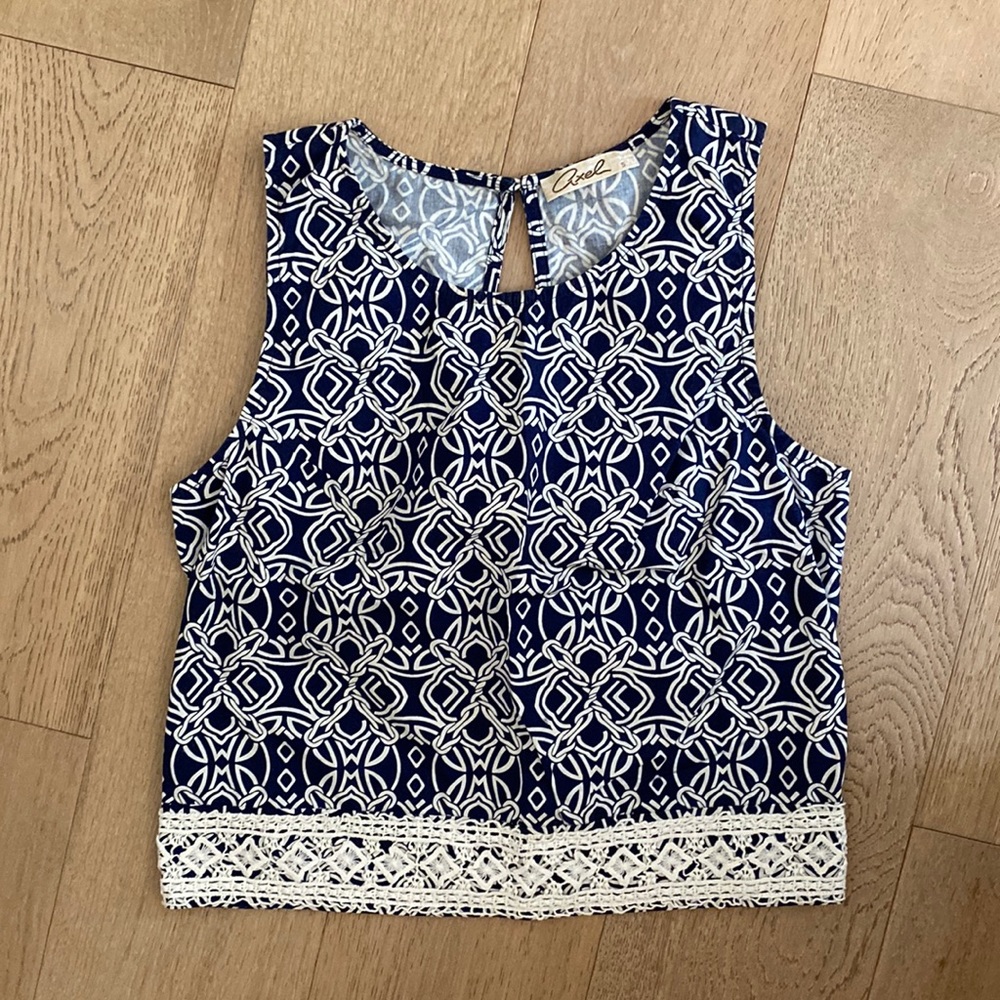 Peep hole Blouse